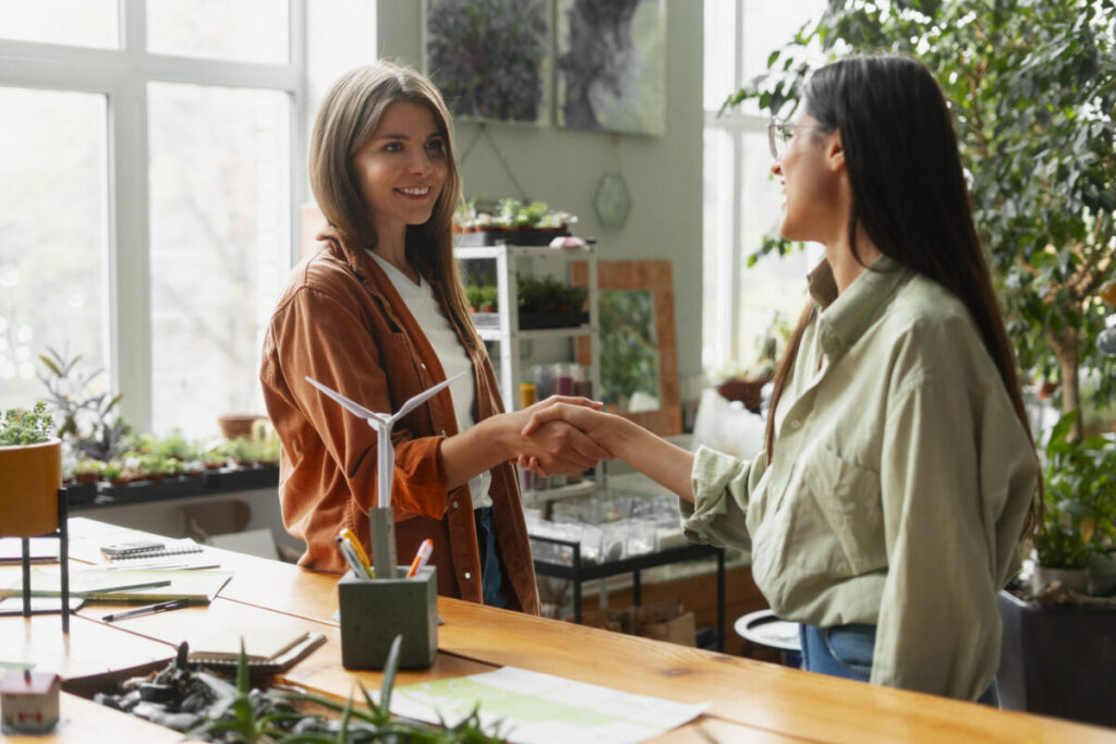 Entenda a importância de uma gestão de relacionamento com o consumidor, tanto nas redes sociais, quanto no atendimento presencial. Fonte: Freepik